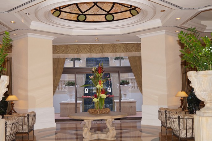 2000 Island Blvd Williams Island Aventura Condos Seating Area