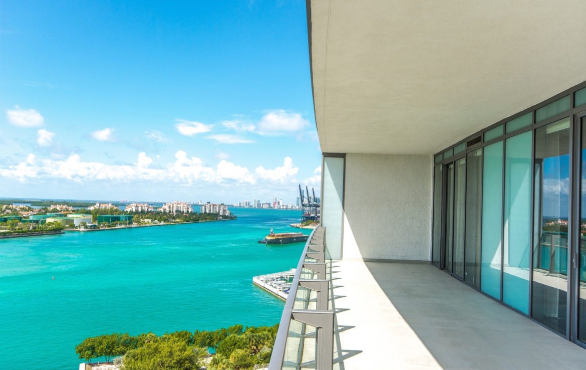 Apogee South Beach Condos Lake View