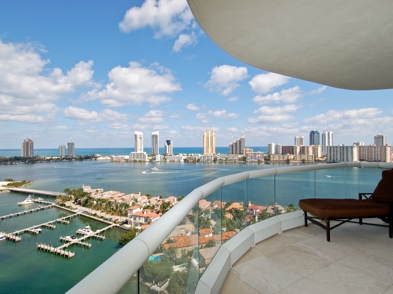 Bella Mare Aventura Condos Sight Seeing View