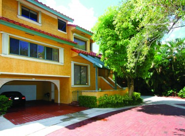 L°Hermitage Coconut Grove Condos Building Exterior Area