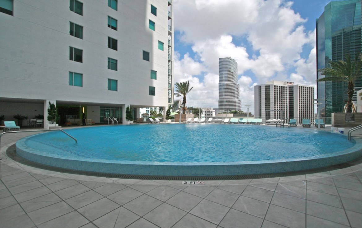 500 Brickell Condos Terrace with Outdoor Swimming Pool