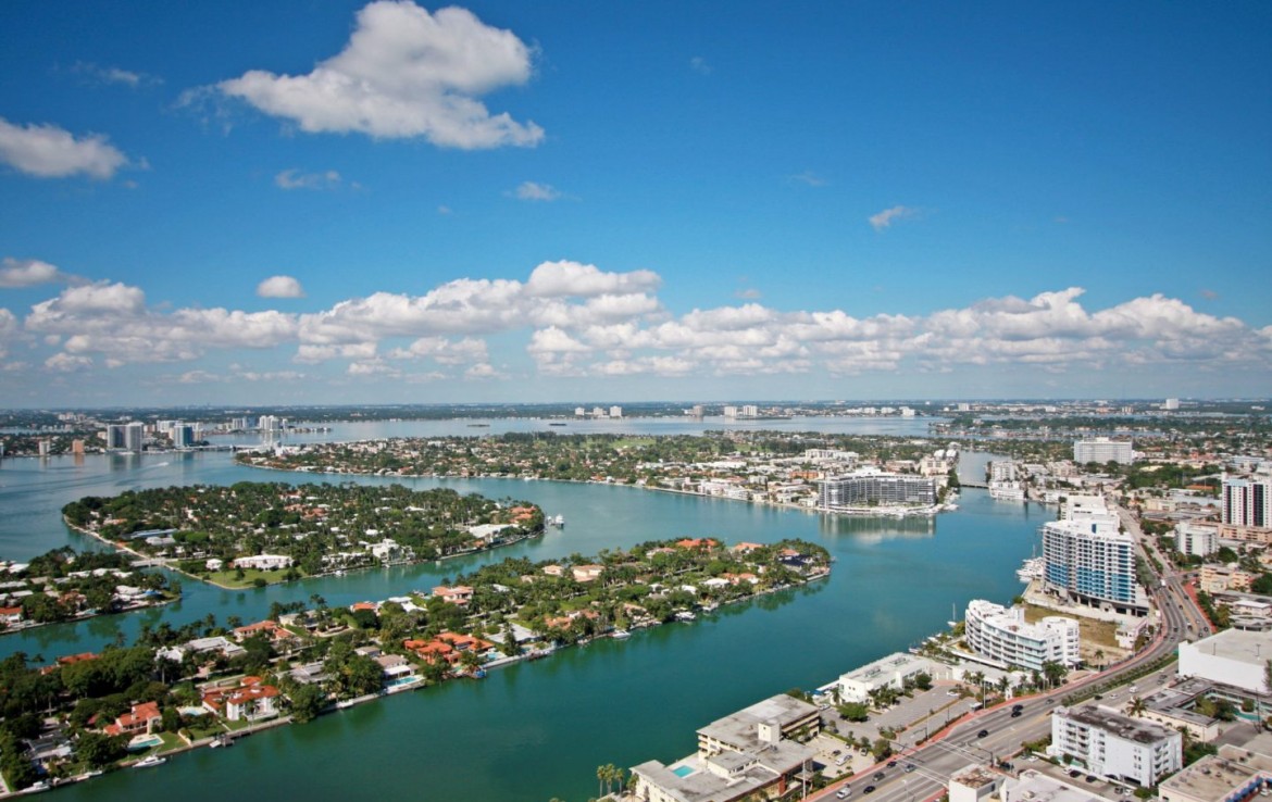 Akoya Beach Condos Skyline Area