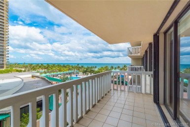 Balmoral Bal Harbour Condos Lake View