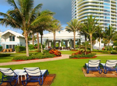 Continuum North Tower Beach Condos Garden Area
