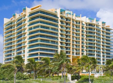 Il Villaggio Beach Condos Exterior View