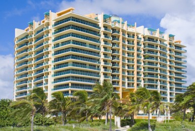Il Villaggio Beach Condos Exterior View