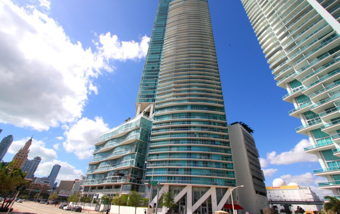 Marina Blue Condos Buildong Exterior