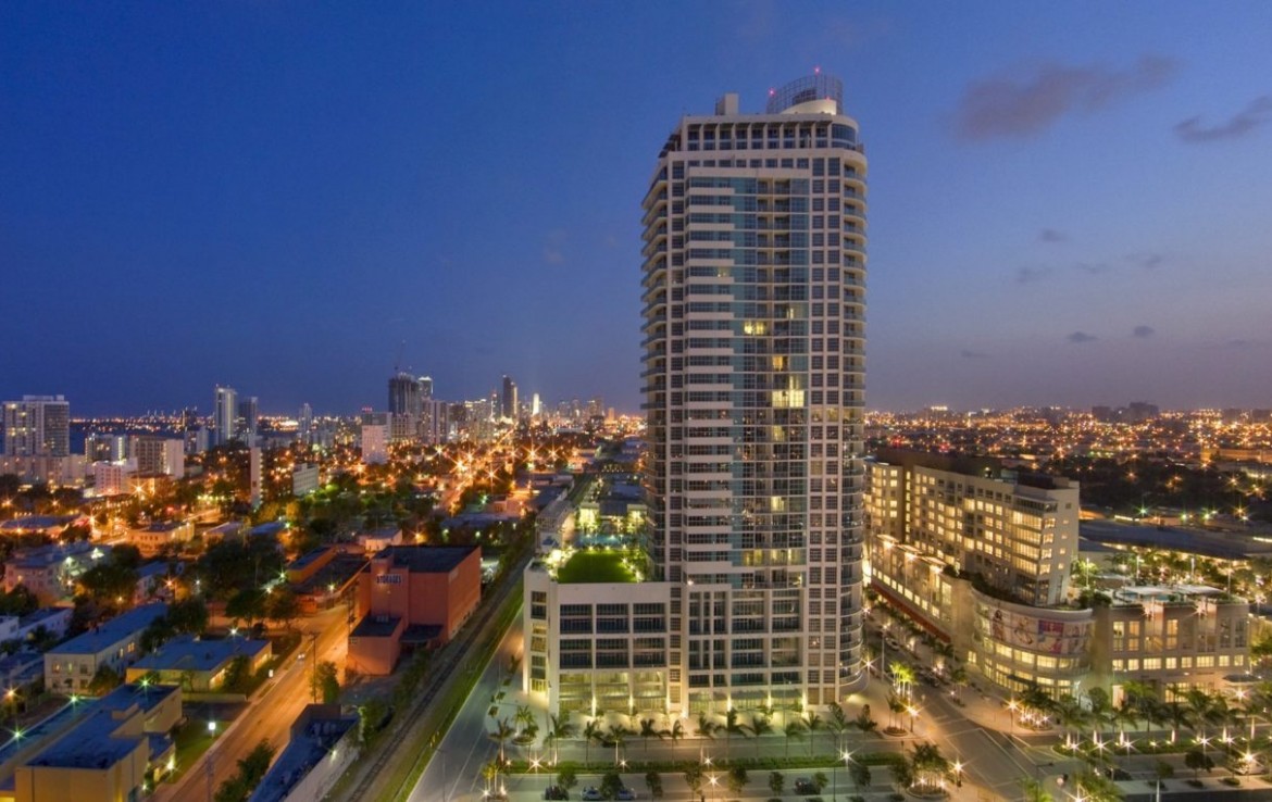 Midtown Condos Swimming pool Area