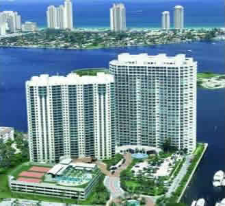 Peninsula I Aventura Condos Building Exterior Area