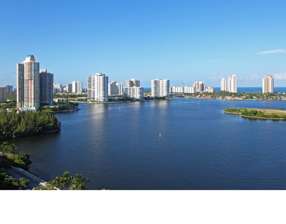 Peninsula II Aventura Condos Sea View