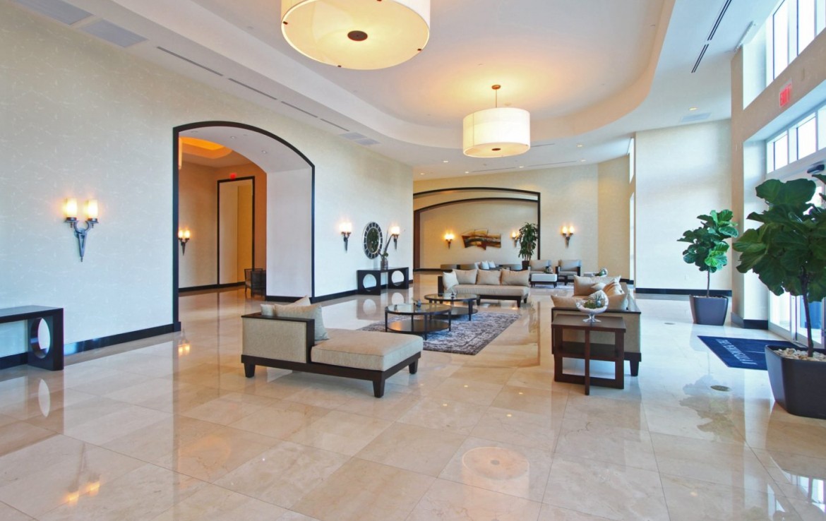 Peninsula II Aventura Condos Living Area