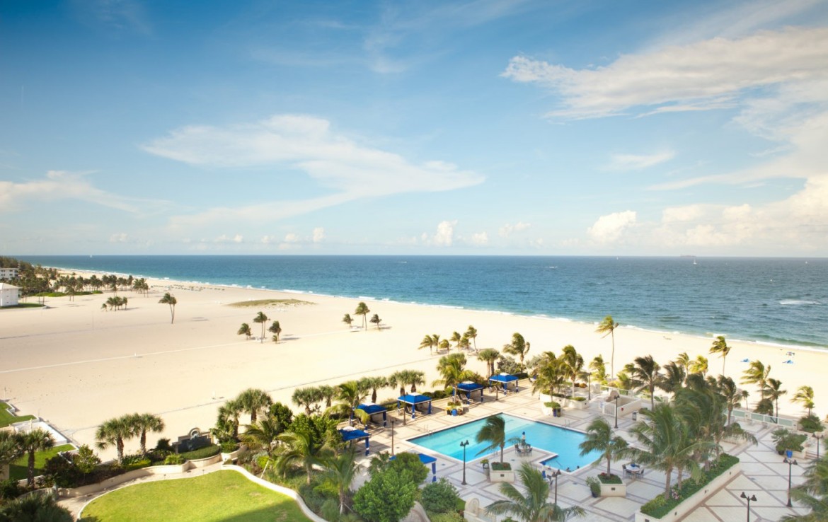 Point of Americas Ft.Lauderdale Condos Swimming Pool Area
