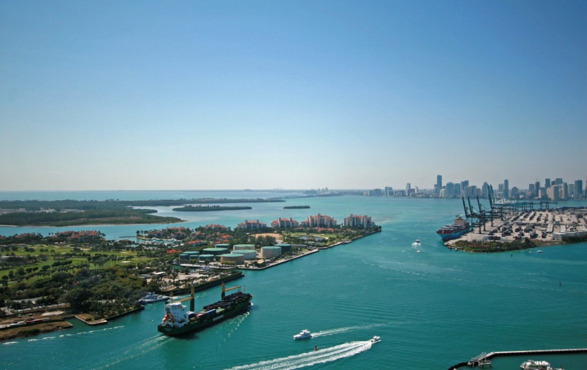 Portofino Tower Beach Condos Sea View