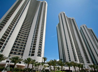 Trump Towers Sunny Isles Beach Condos Exterior View