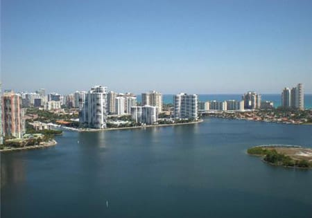 Peninsula Condo in Aventura, Florida