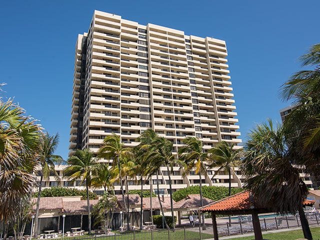 Club Atlantis apartments for sale and rent