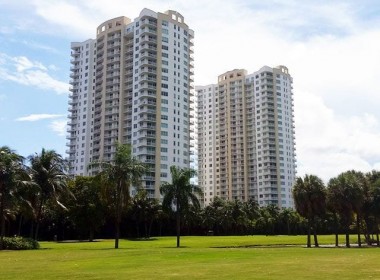 Duo Hallandale apartments for sale and rent