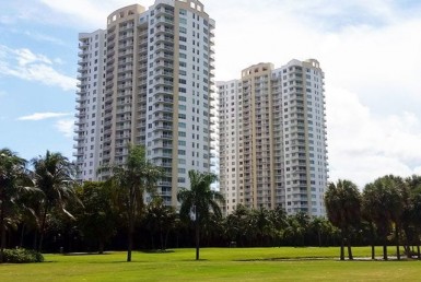 Duo Hallandale apartments for sale and rent