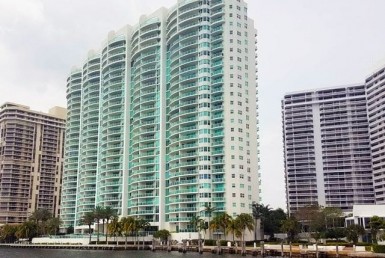 Hamptons South apartments for sale and rent