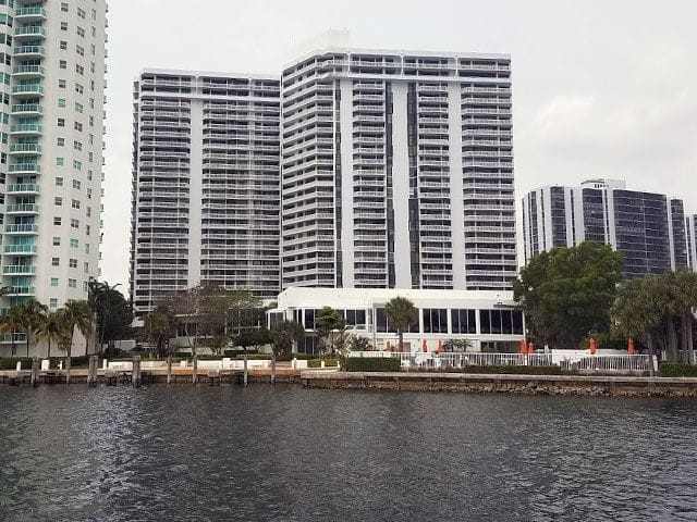 Hamptons West apartments for sale and rent