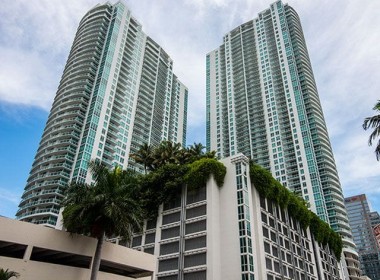 The Plaza on Brickell apartments for sale and rent