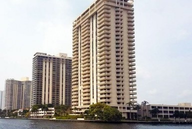 Turnberry Isle apartments for sale and rent